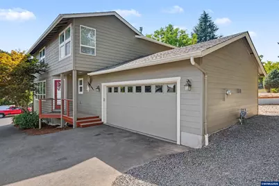 1685 Hillcrest Ct NW, Salem, OR 97304 - Photo 1