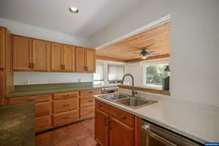 1390 Elm St NW, Salem, OR 97304 - Photo 17