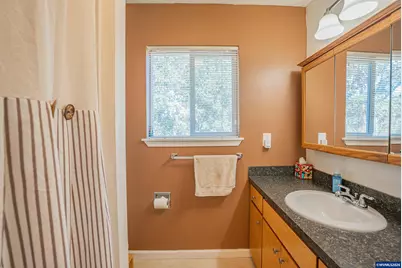 887 Wassom St, Lebanon, OR 97355 - Photo 7