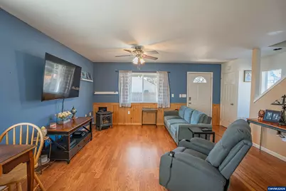 887 Wassom St, Lebanon, OR 97355 - Photo 5