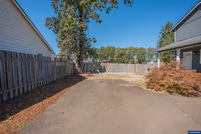 887 Wassom St, Lebanon, OR 97355 - Photo 31