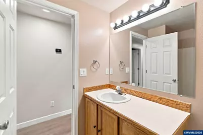 4928 Manning Dr NE, Salem, OR 97305 - Photo 17
