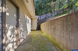 429 Stoneway Dr NW, Salem, OR 97304 - Photo 33