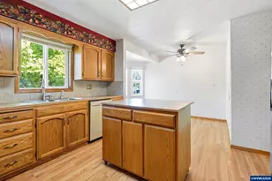 429 Stoneway Dr NW, Salem, OR 97304 - Photo 11
