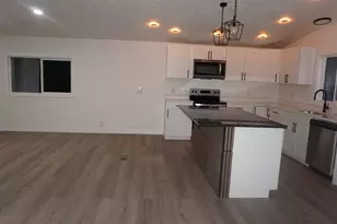 2728 Shellyanne Way NE, Salem, OR 97305 - Photo 11