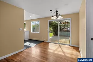 560 NW Hemlock Ave, Corvallis, OR 97330 - Photo 9