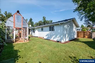1874 CedarCrest Dr S, Salem, OR 97306 - Photo 39