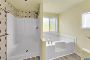 31919 N Lake Creek Dr, Tangent, OR 97389 - Photo 23