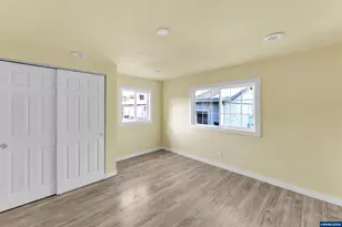 31919 N Lake Creek Dr, Tangent, OR 97389 - Photo 21