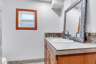 906 SW Alder St, Dundee, OR 97115 - Photo 17