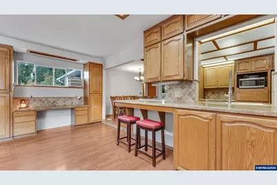 880 Hillview Dr, Lebanon, OR 97355 - Photo 9