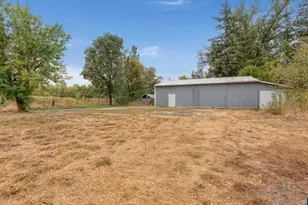 880 Hillview Dr, Lebanon, OR 97355 - Photo 5