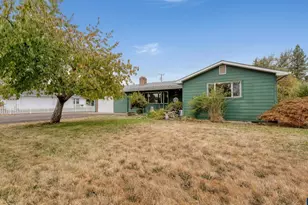 880 Hillview Dr, Lebanon, OR 97355 - Photo 3
