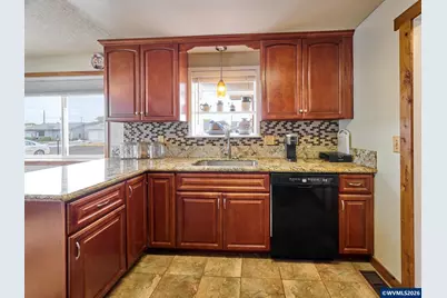 1090 Randolph Rd, Woodburn, OR 97071 - Photo 13