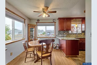 1090 Randolph Rd, Woodburn, OR 97071 - Photo 11
