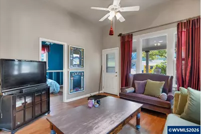 1005 S Water St, Silverton, OR 97381 - Photo 11