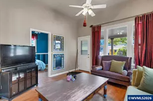1005 S Water St, Silverton, OR 97381 - Photo 11
