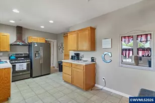 1005 S Water St, Silverton, OR 97381 - Photo 21