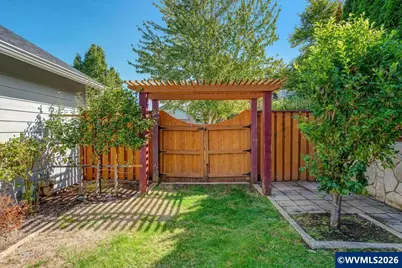 1412 Crestview Dr, Silverton, OR 97381 - Photo 35