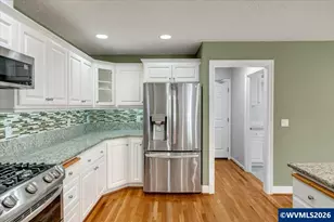 1412 Crestview Dr, Silverton, OR 97381 - Photo 17