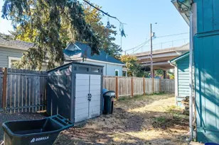 1374 Tripp St SE, Salem, OR 97302 - Photo 21