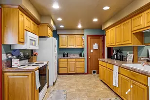 1145 Columbia St NE, Salem, OR 97301 - Photo 9
