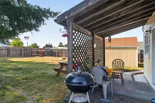 500 7th St, Sweet Home, OR 97386 - Photo 21