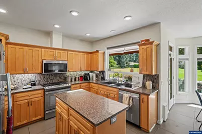 660 Snead Dr NE, Keizer, OR 97303 - Photo 17