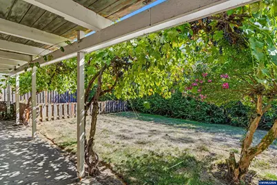 2626 NW Linnan Cir, Corvallis, OR 97330 - Photo 41
