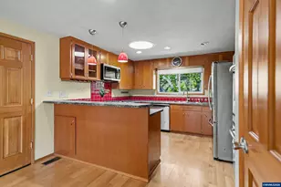 2626 NW Linnan Cir, Corvallis, OR 97330 - Photo 7