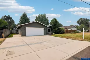 3495 Oak St, Hubbard, OR 97032 - Photo 3