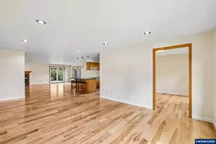3495 Oak St, Hubbard, OR 97032 - Photo 9