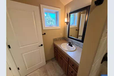 2070 SW Whiteside Dr, Corvallis, OR 97333 - Photo 21