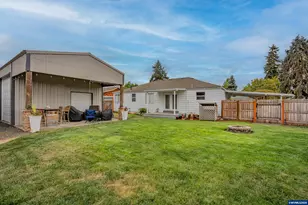 599 E St, Lebanon, OR 97355 - Photo 3