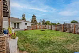 599 E St, Lebanon, OR 97355 - Photo 31
