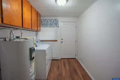 599 E St, Lebanon, OR 97355 - Photo 25