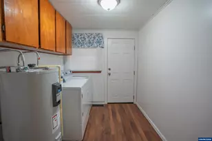 599 E St, Lebanon, OR 97355 - Photo 25