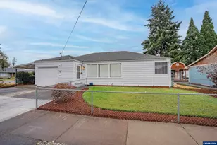 599 E St, Lebanon, OR 97355 - Photo 1