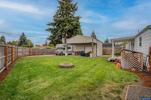 599 E St, Lebanon, OR 97355 - Photo 27