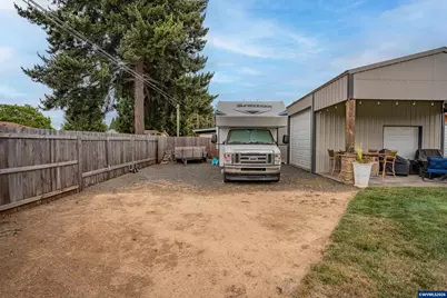 599 E St, Lebanon, OR 97355 - Photo 29