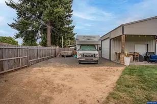 599 E St, Lebanon, OR 97355 - Photo 29