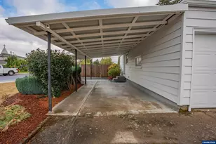 599 E St, Lebanon, OR 97355 - Photo 33