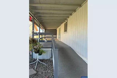 6793 Lakeside Dr NE, Salem, OR 97305 - Photo 27