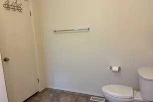 6793 Lakeside Dr NE, Salem, OR 97305 - Photo 23