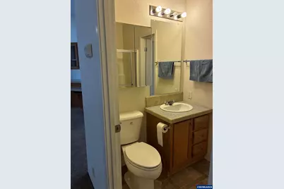 6793 Lakeside Dr NE, Salem, OR 97305 - Photo 15