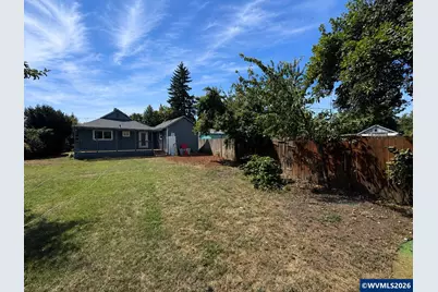421 Stark St, Woodburn, OR 97071 - Photo 11