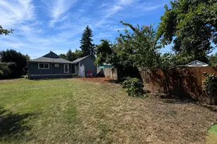 421 Stark St, Woodburn, OR 97071 - Photo 11