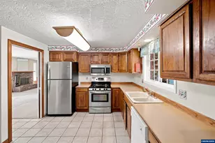 4748 Sesame St NE, Salem, OR 97305 - Photo 7