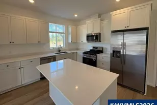 503 Upland Av, Woodburn, OR 97071 - Photo 5
