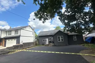656 Hall St, Woodburn, OR 97071 - Photo 1
